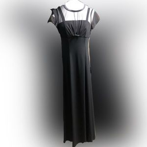 Cute and sophisticated evening dress.